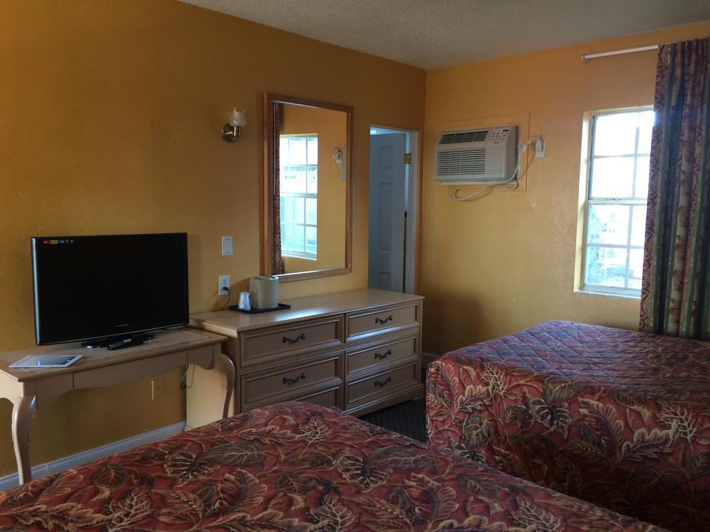 Shangri La Motel Ocala Bagian luar foto